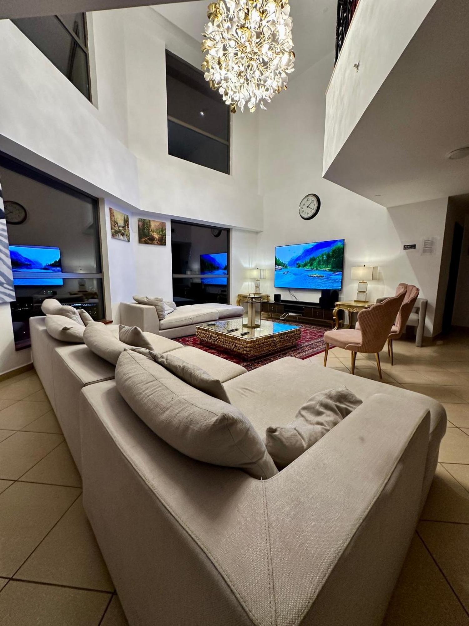 Fabulous Palm View Apartment *
