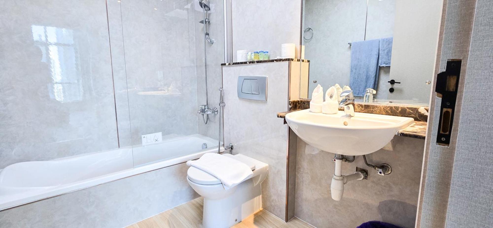Marina View Spacious 2 Bhk Apartment