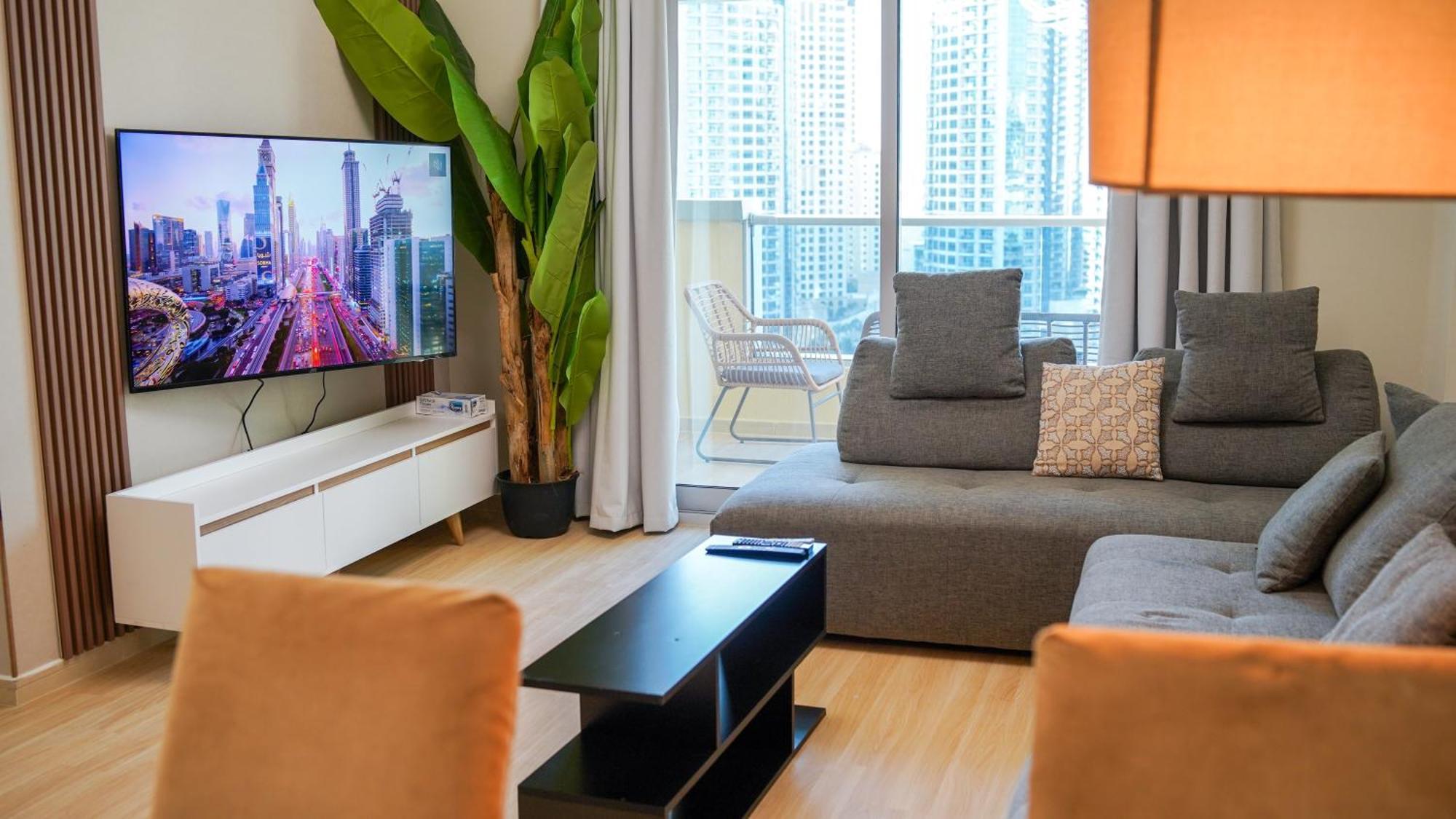Marina View Spacious 2 Bhk Apartment Dubai