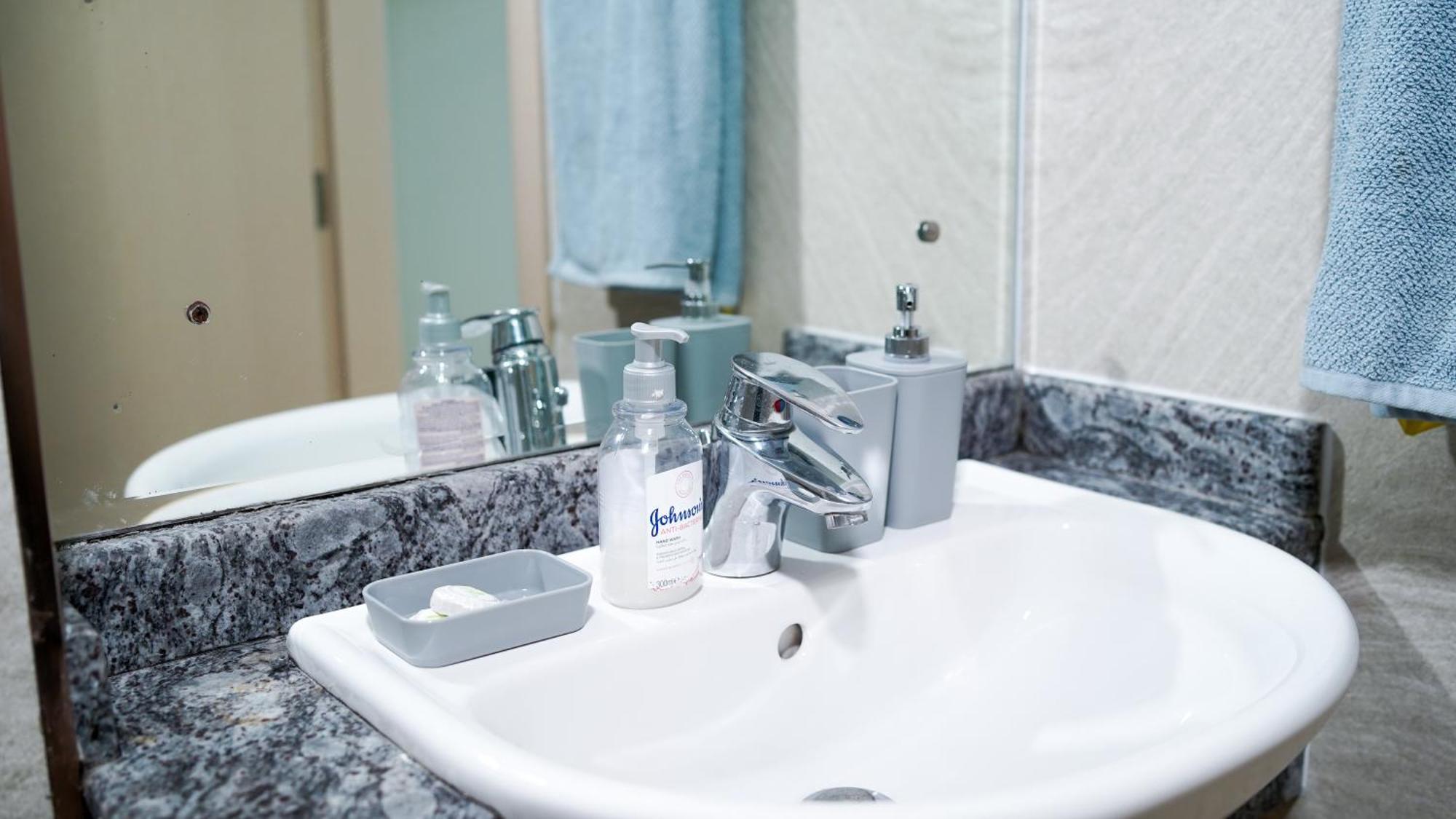 Marina View Spacious 2 Bhk * Dubai