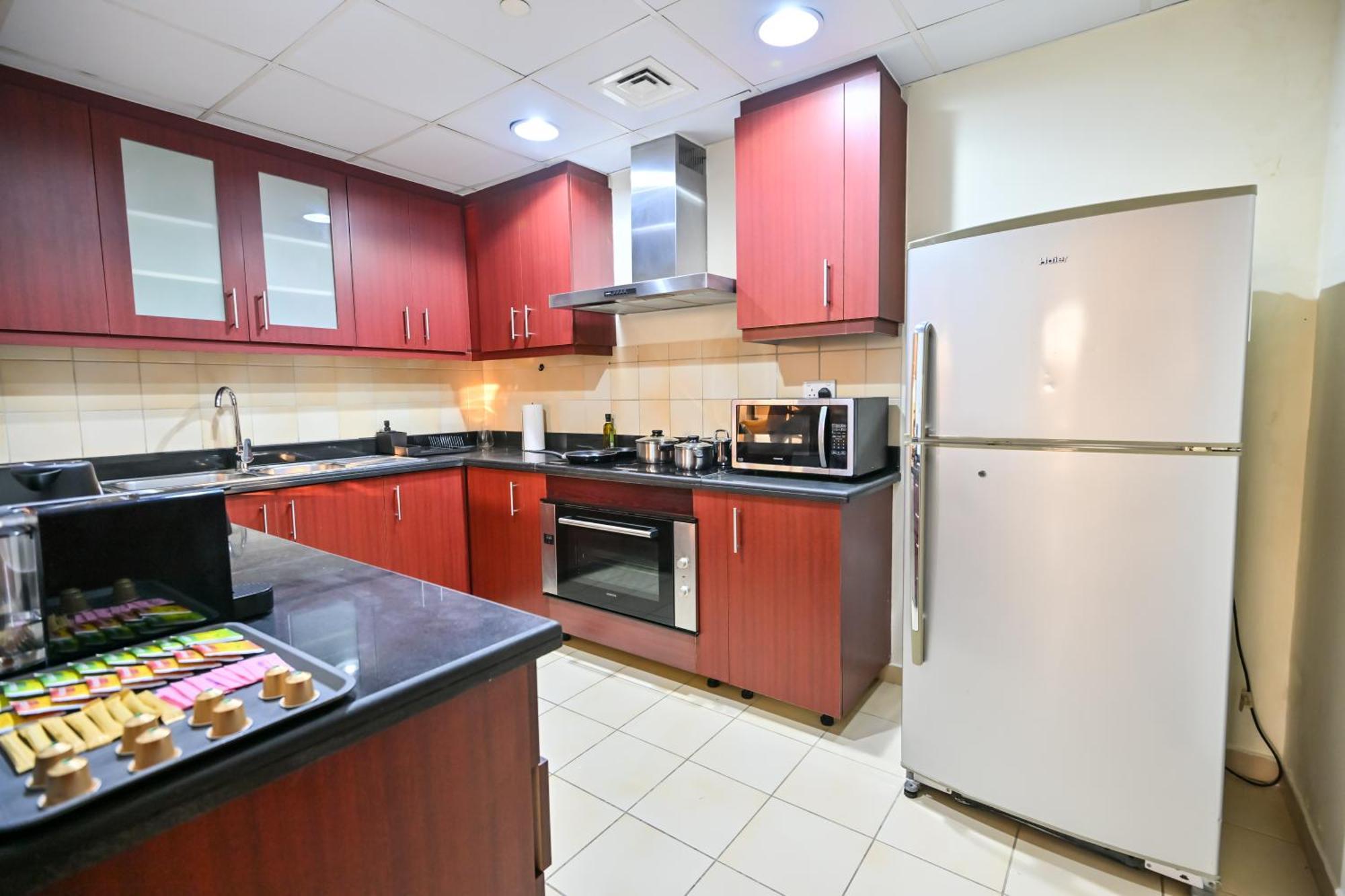 Apartment 7 Beds - Jbr 3 Min Walk Dubai