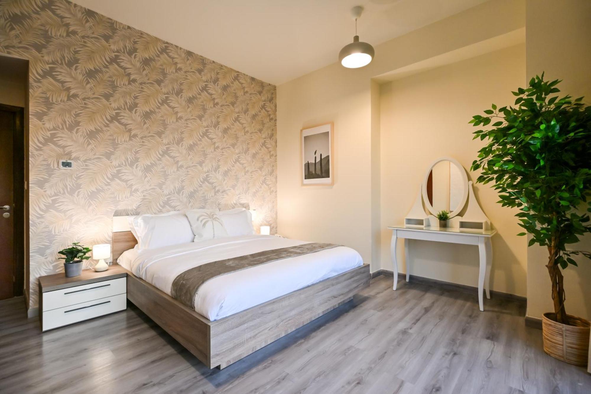 7 Beds - Jbr 3 Min Walk *
