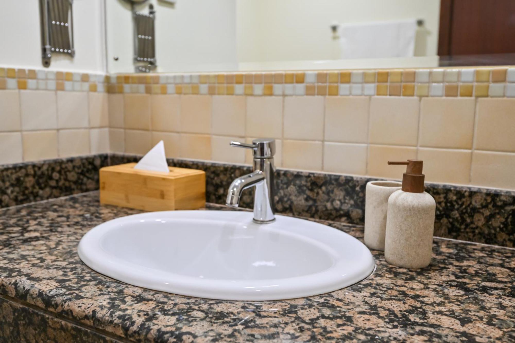 7 Beds - Jbr 3 Min Walk * Dubai
