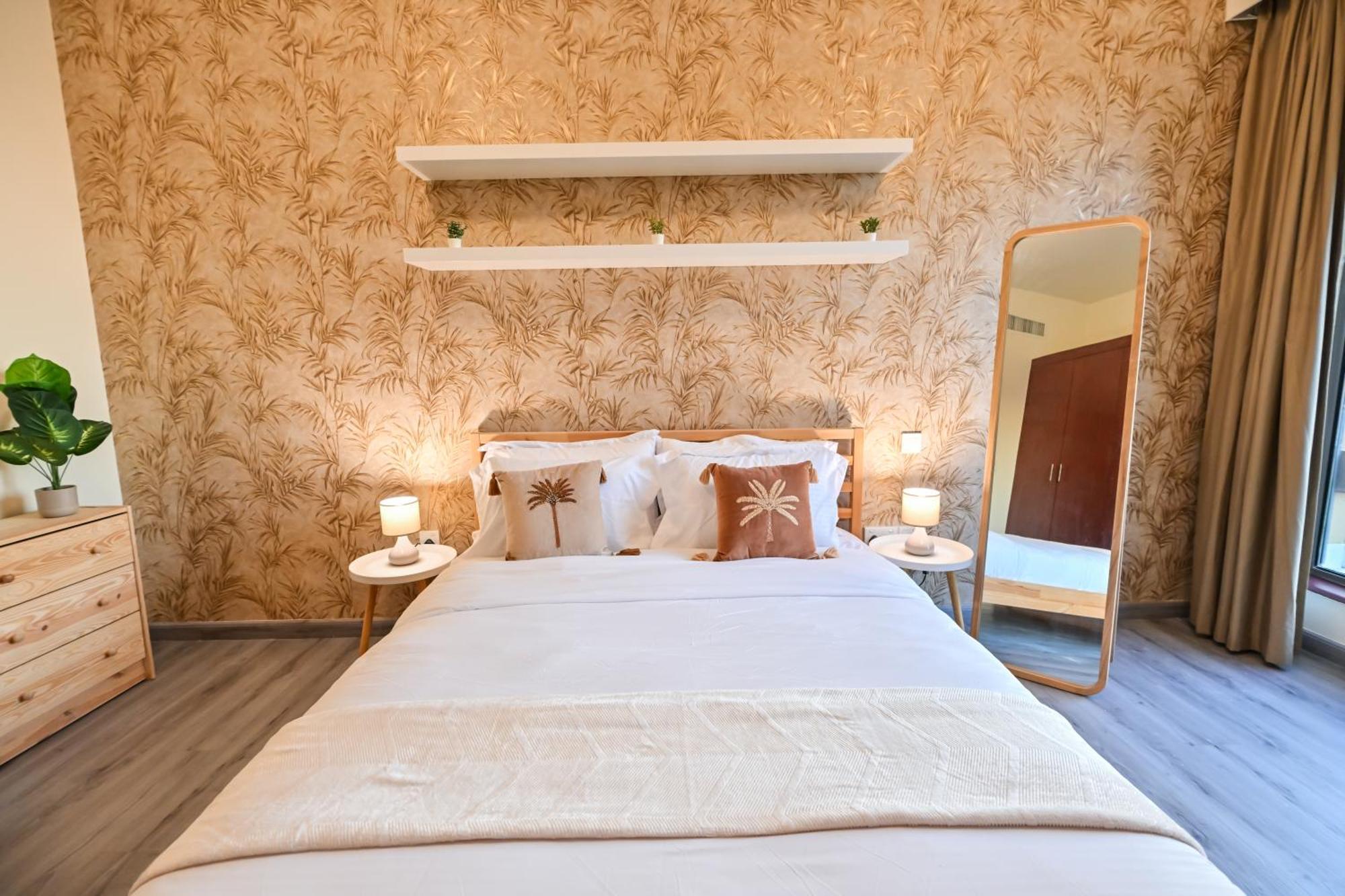 7 Beds - Jbr 3 Min Walk