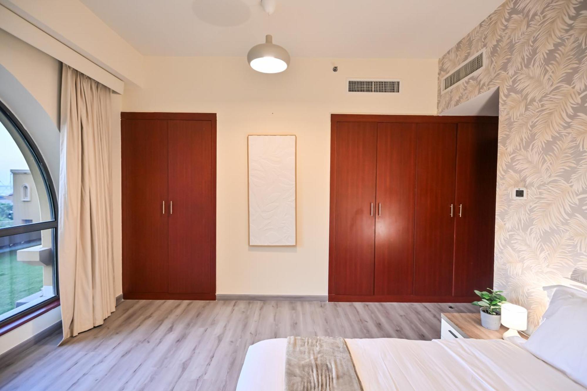 7 Beds - Jbr 3 Min Walk Apartment *