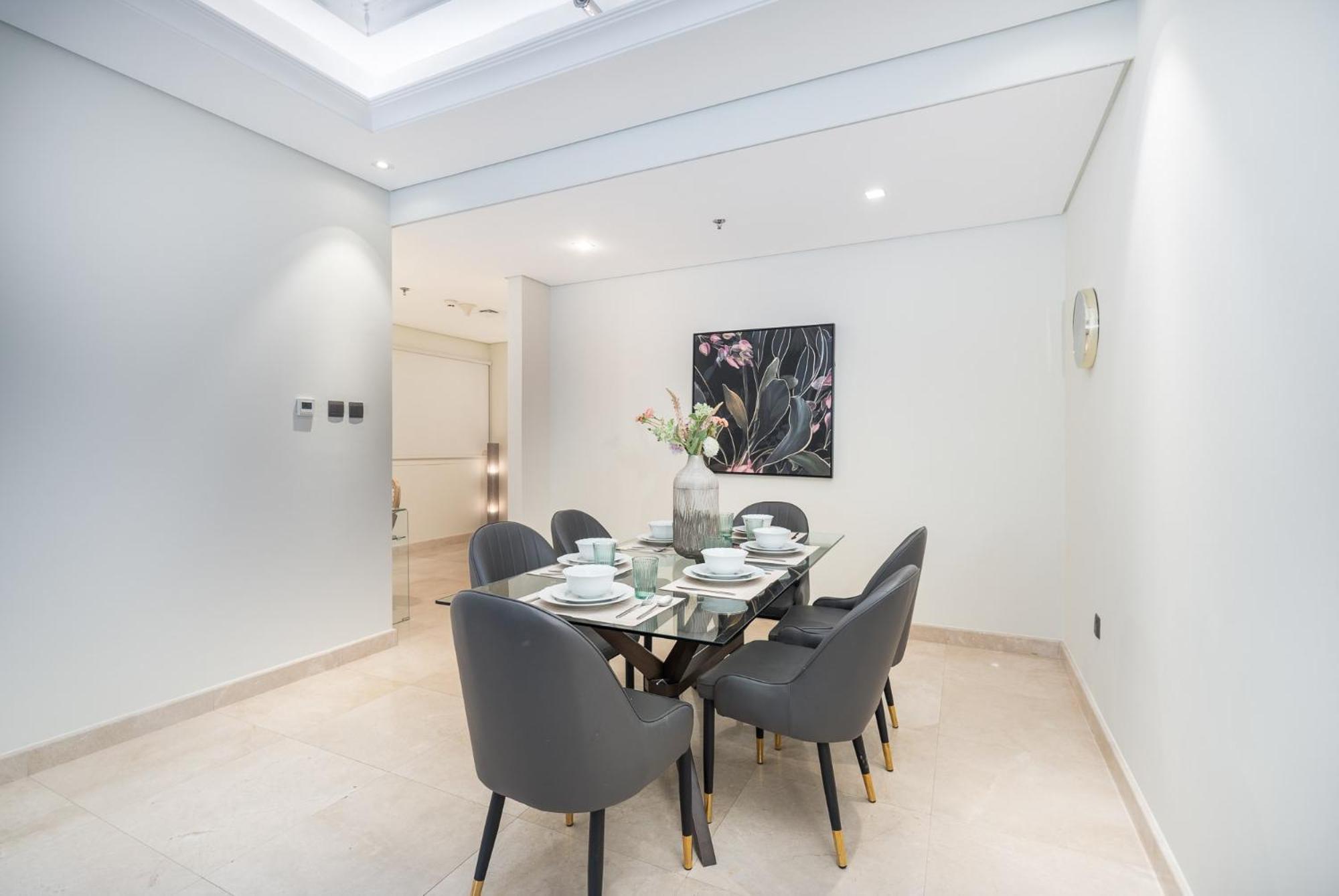 Apartment Prestigious 3-bedroom With Easy Access In Downtown Dubai