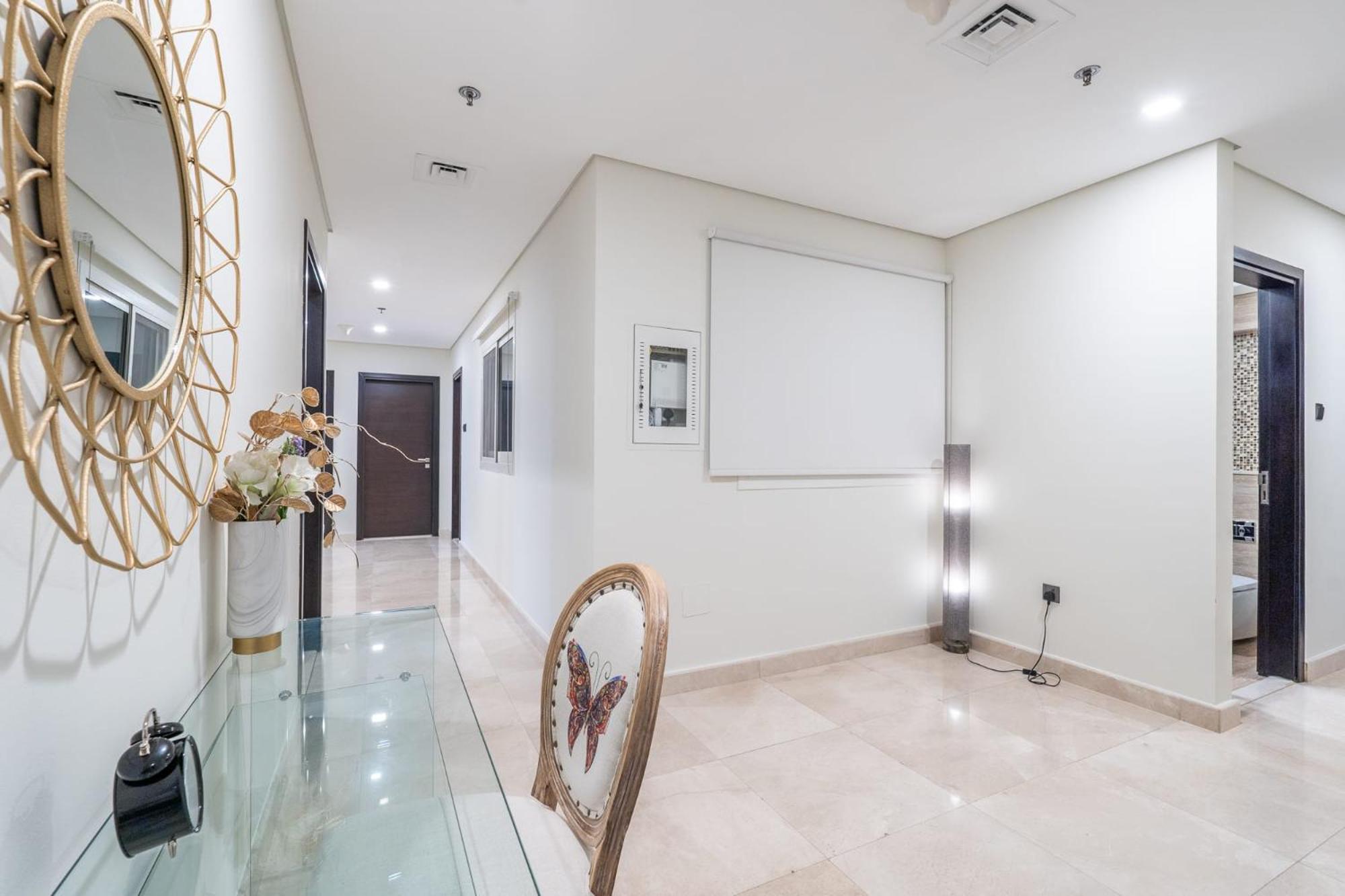 Apartment Prestigious 3-bedroom With Easy Access In Downtown Dubai