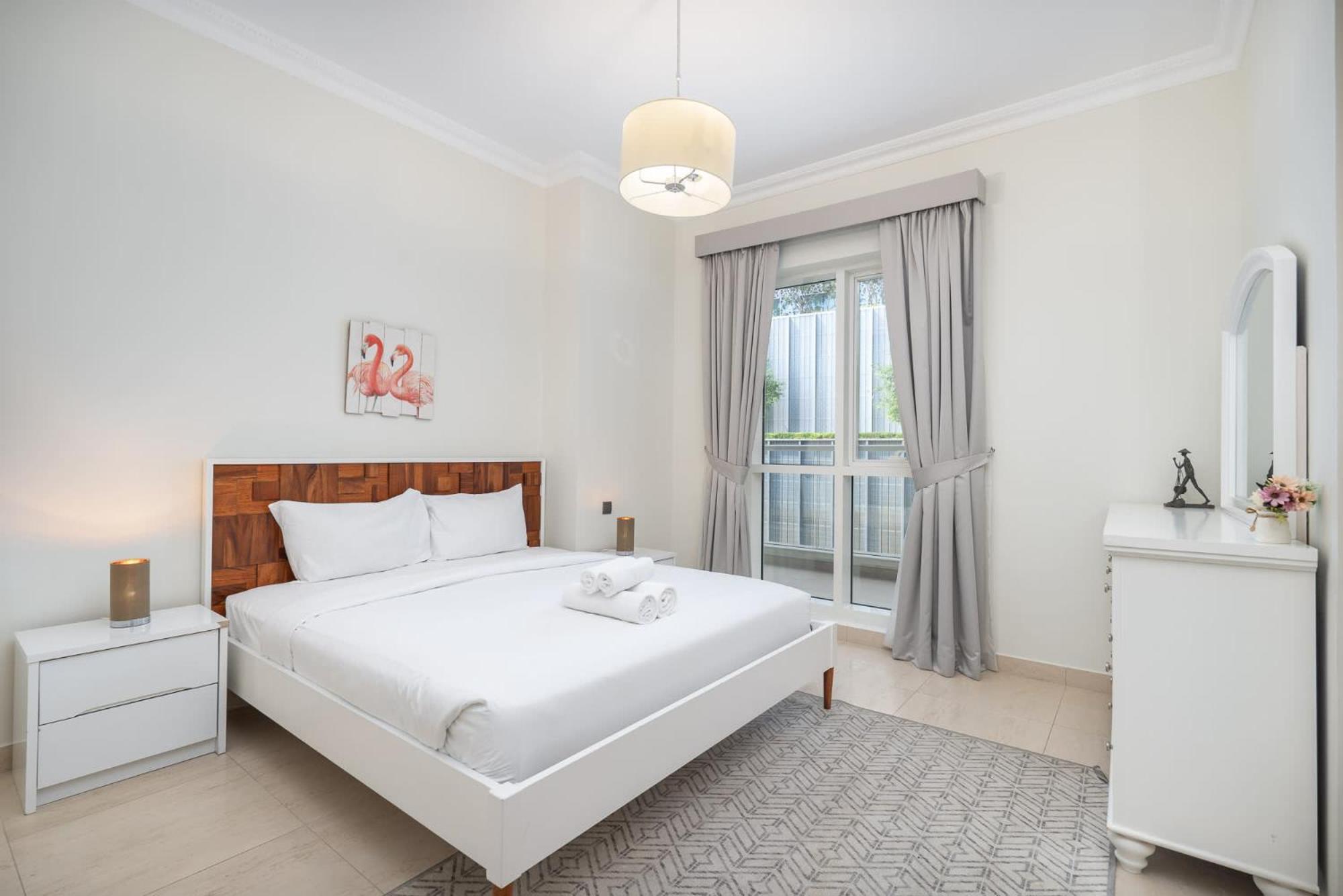 Prestigious 3-bedroom With Easy Access In Downtown Apartment