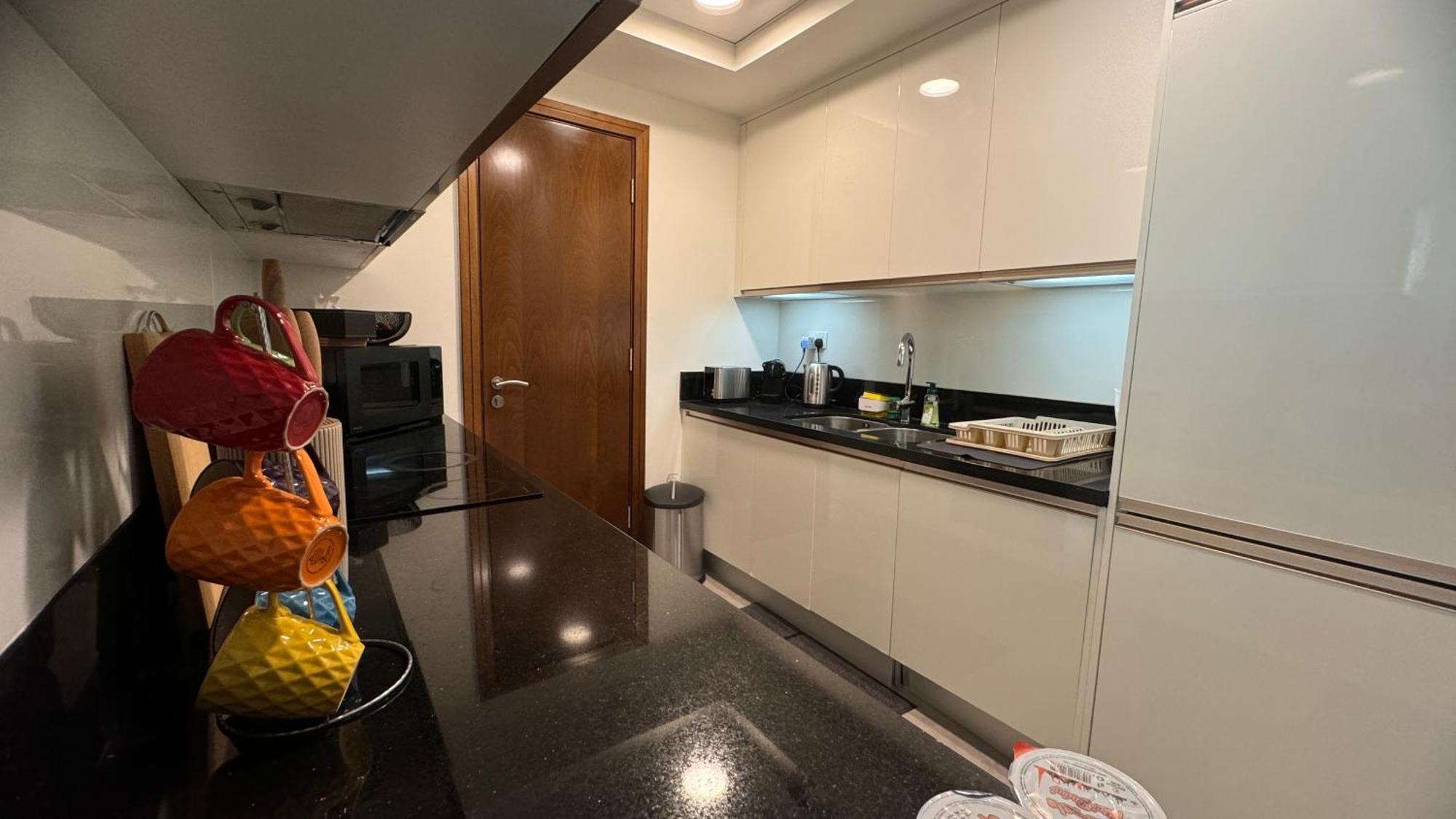 Amazing 1 Bedroom - Downtown Dubai, Canal & Burj Views Apartment Dubai