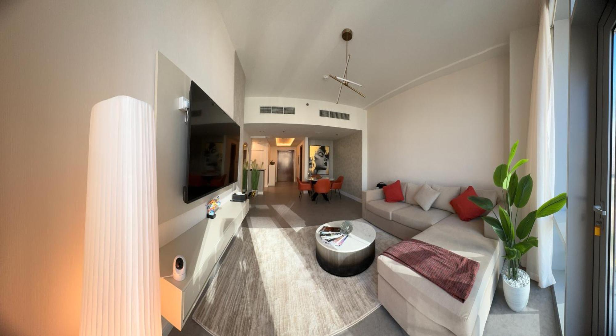 Amazing 1 Bedroom - Downtown Dubai, Canal & Burj Views Apartment Dubai