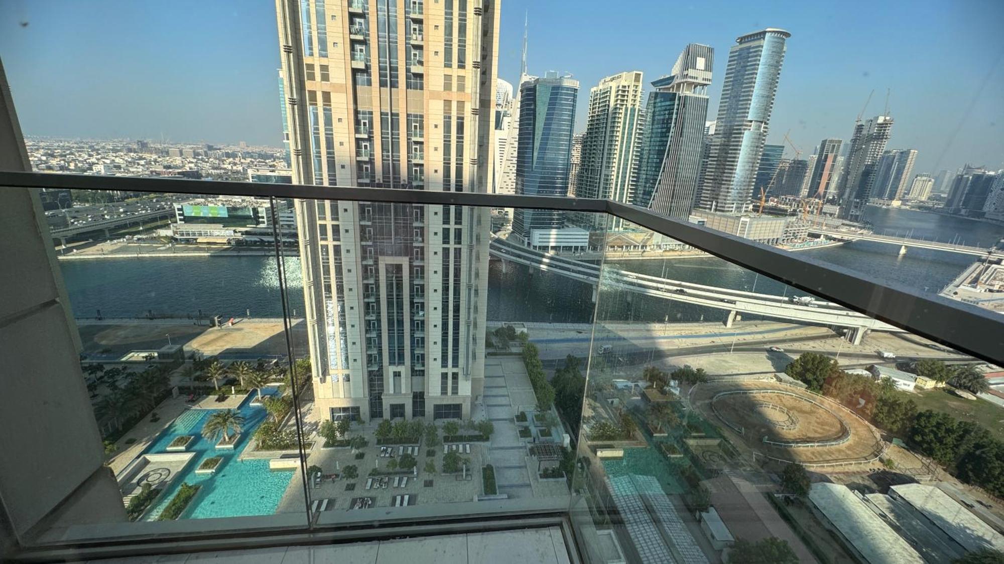 Amazing 1 Bedroom - Downtown Dubai, Canal & Burj Views * Dubai