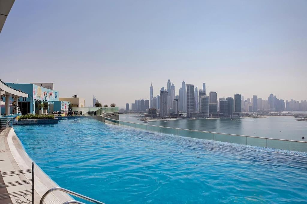 Seven Palm Palm View Apartment Dubai