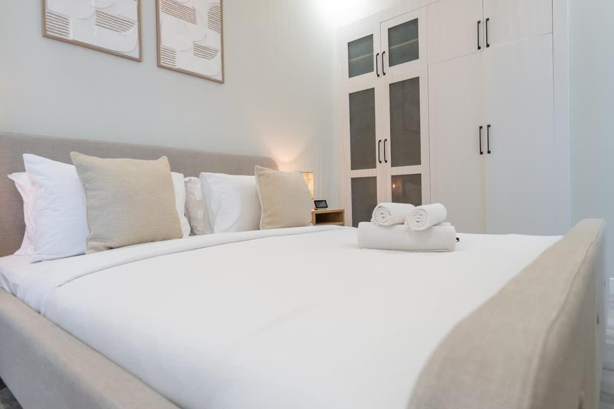 Spectacular 1-bedroom Perfect For 4 In The Greens Apartment Dubai