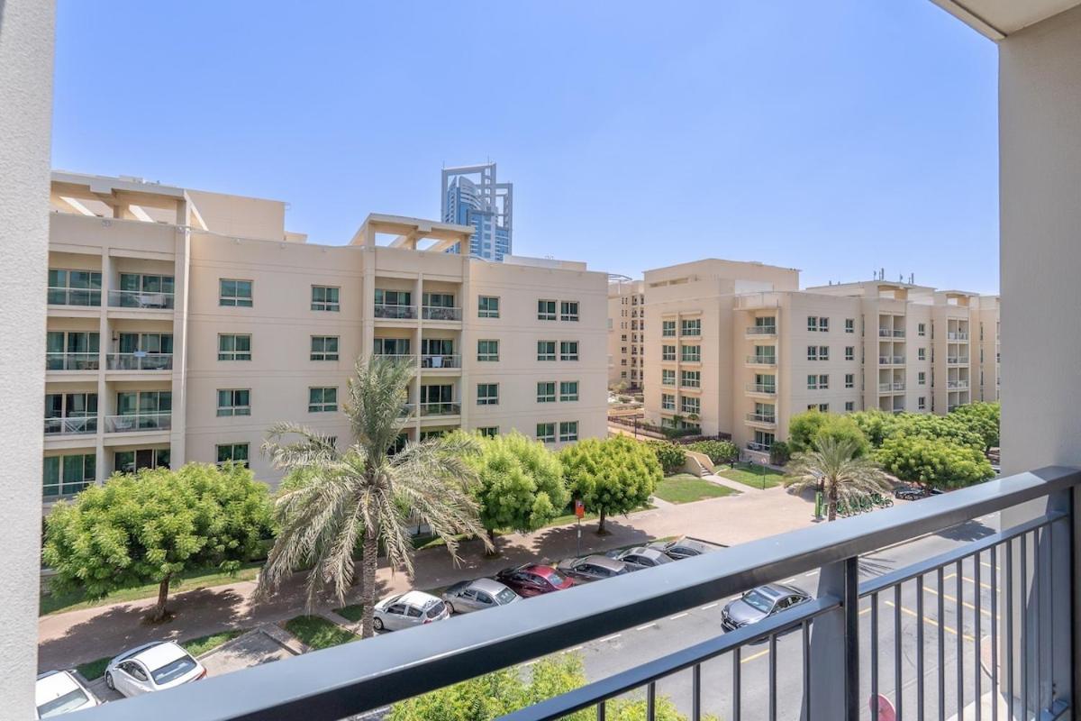 Spectacular 1-bedroom Perfect For 4 In The Greens * Dubai