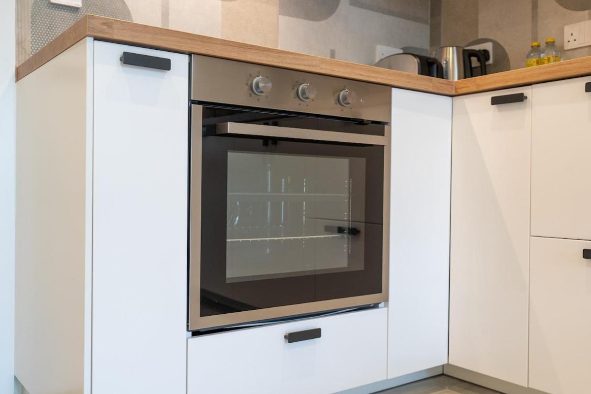 Apartment Spectacular 1-bedroom Perfect For 4 In The Greens Dubai