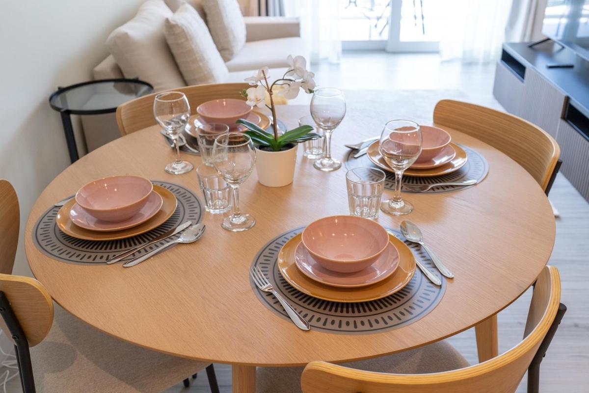 Spectacular 1-bedroom Perfect For 4 In The Greens Apartment Dubai