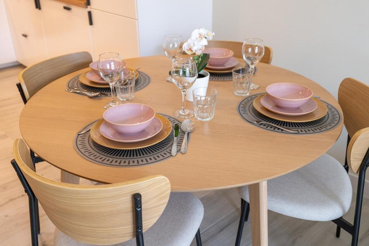 Apartment Spectacular 1-bedroom Perfect For 4 In The Greens Dubai