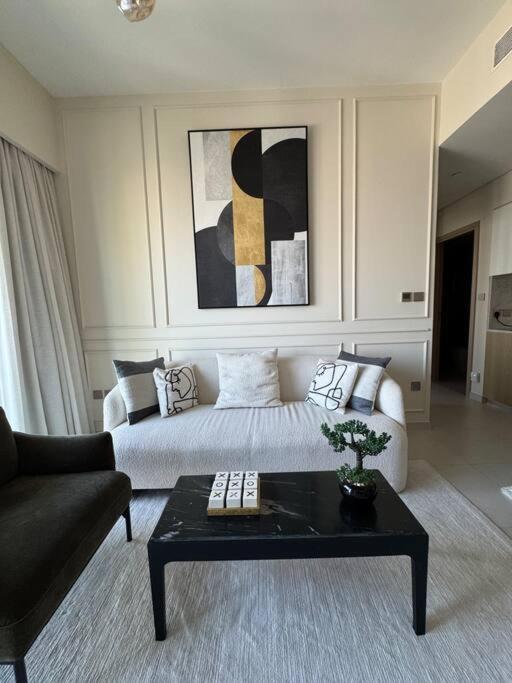 Burj Royale High Floor Near Mall Apartment Dubai