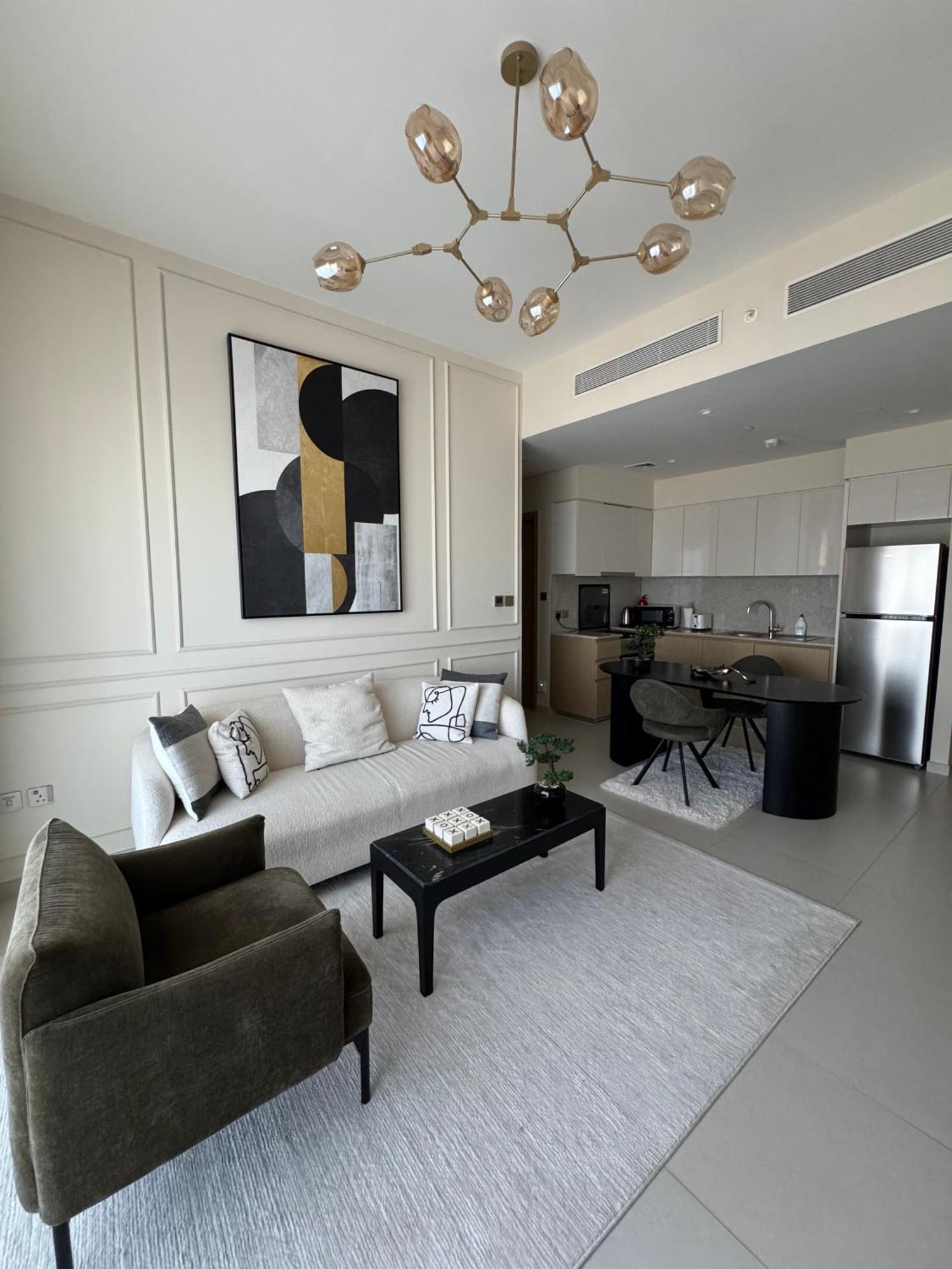 Burj Royale High Floor Near Mall Dubai