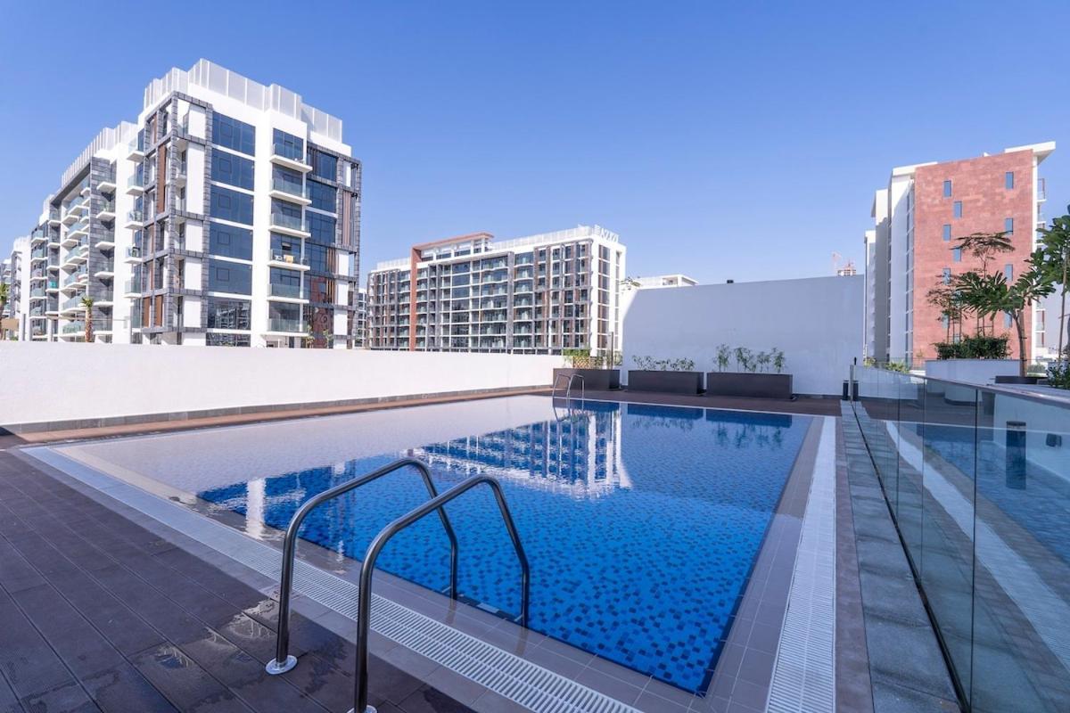 Lovable Studio With Street View At Azizi Riviera In Meydan One Dubai
