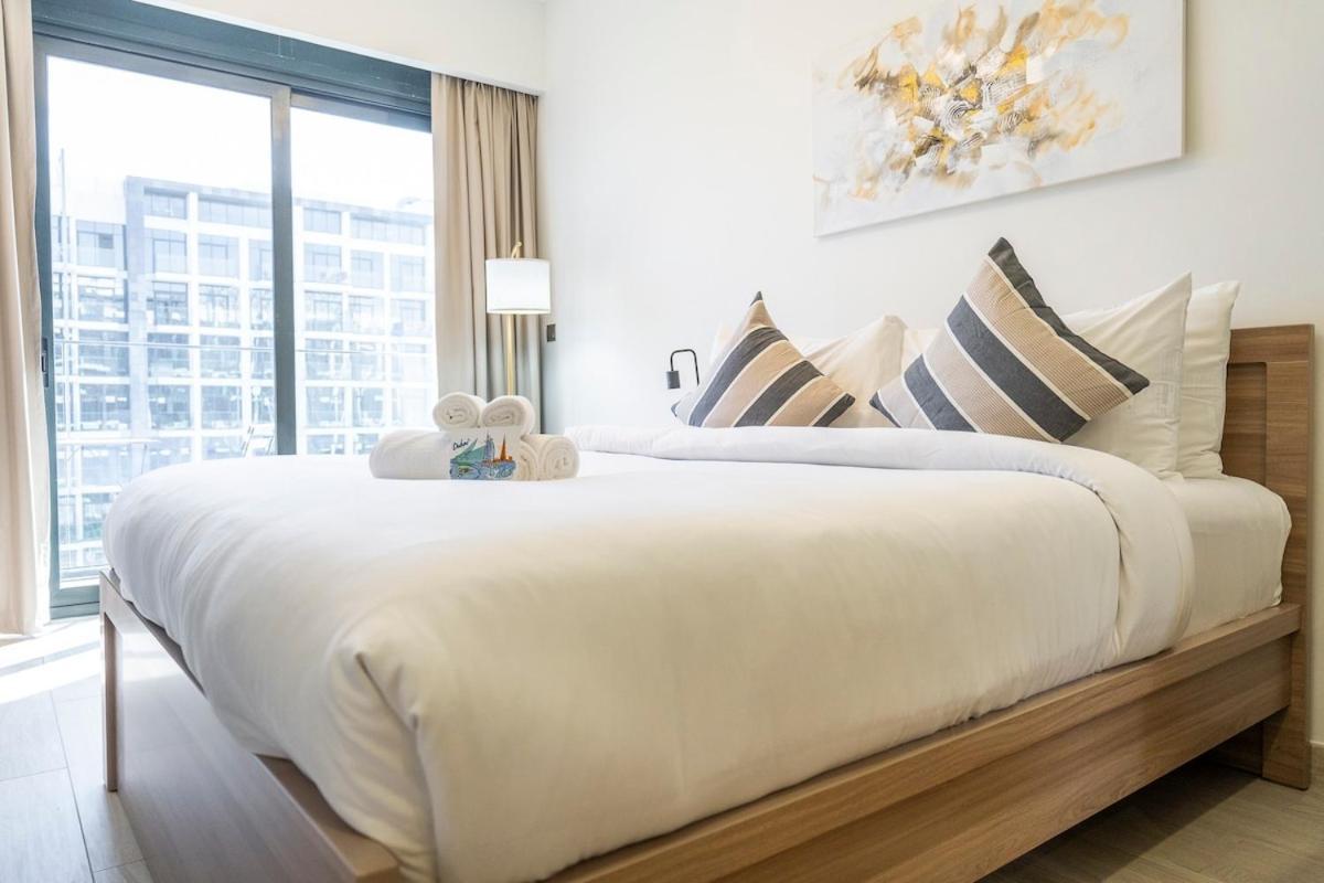 Lovable Studio With Street View At Azizi Riviera In Meydan One Dubai