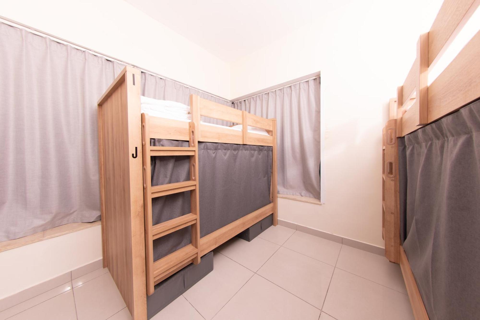 Dhostels - Marina Palm View Guest house