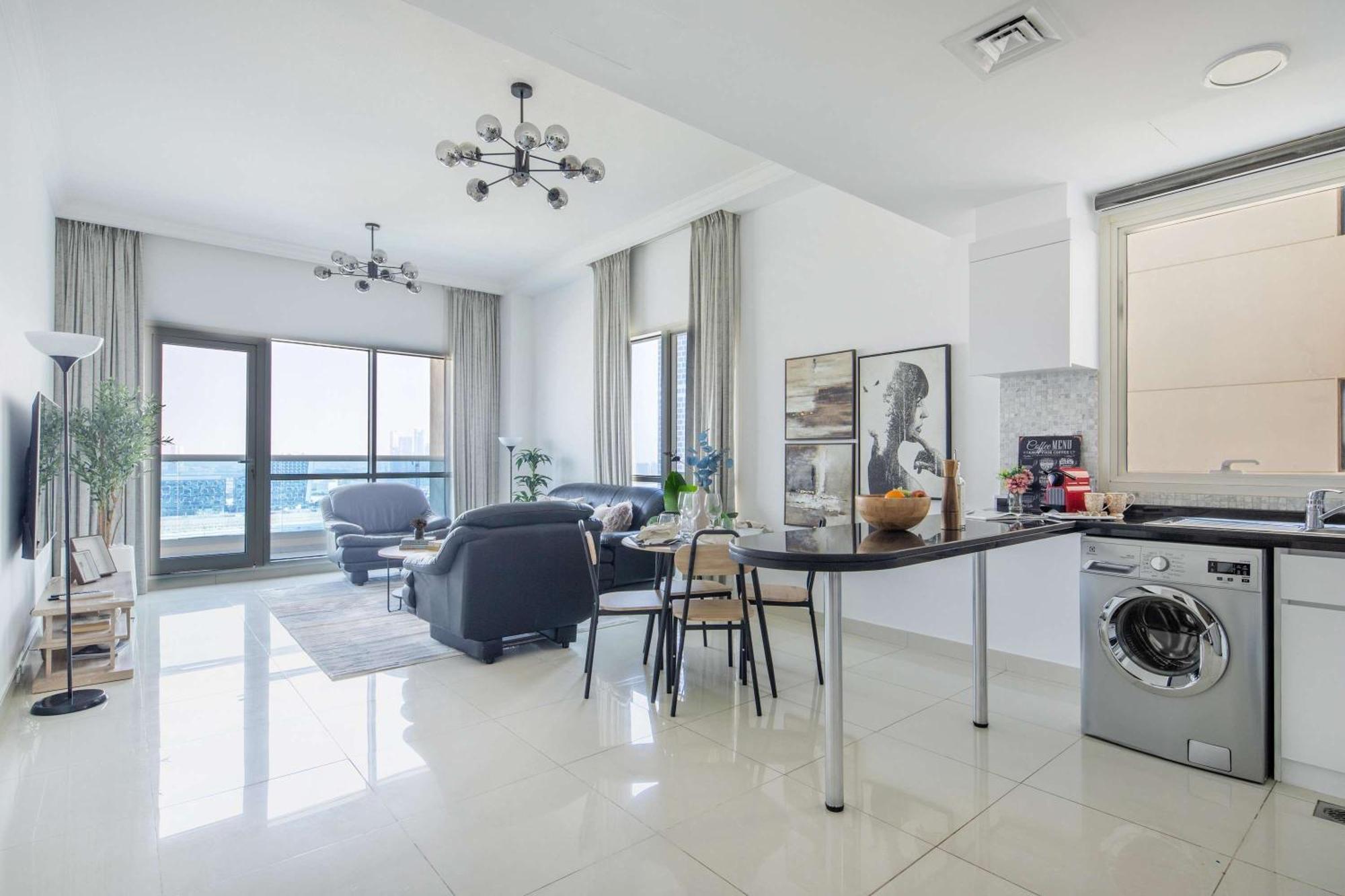 Frank Porter - The Residences At Business Tower Apartment Dubai