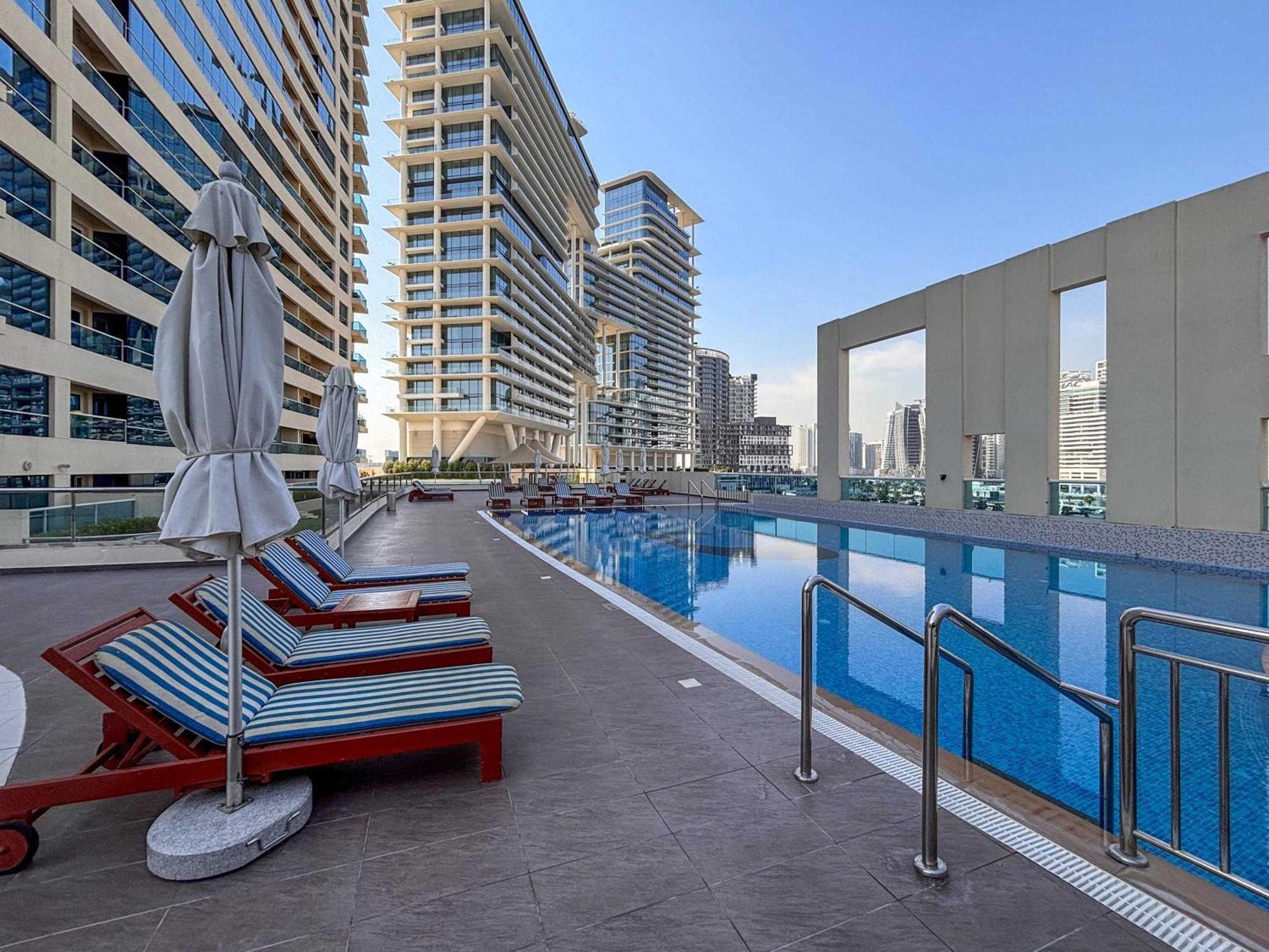 Frank Porter - The Residences At Business Tower Apartment Dubai