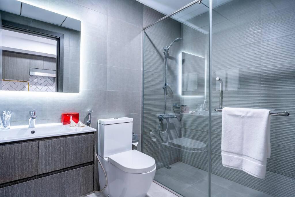 Place 2b Apartment *