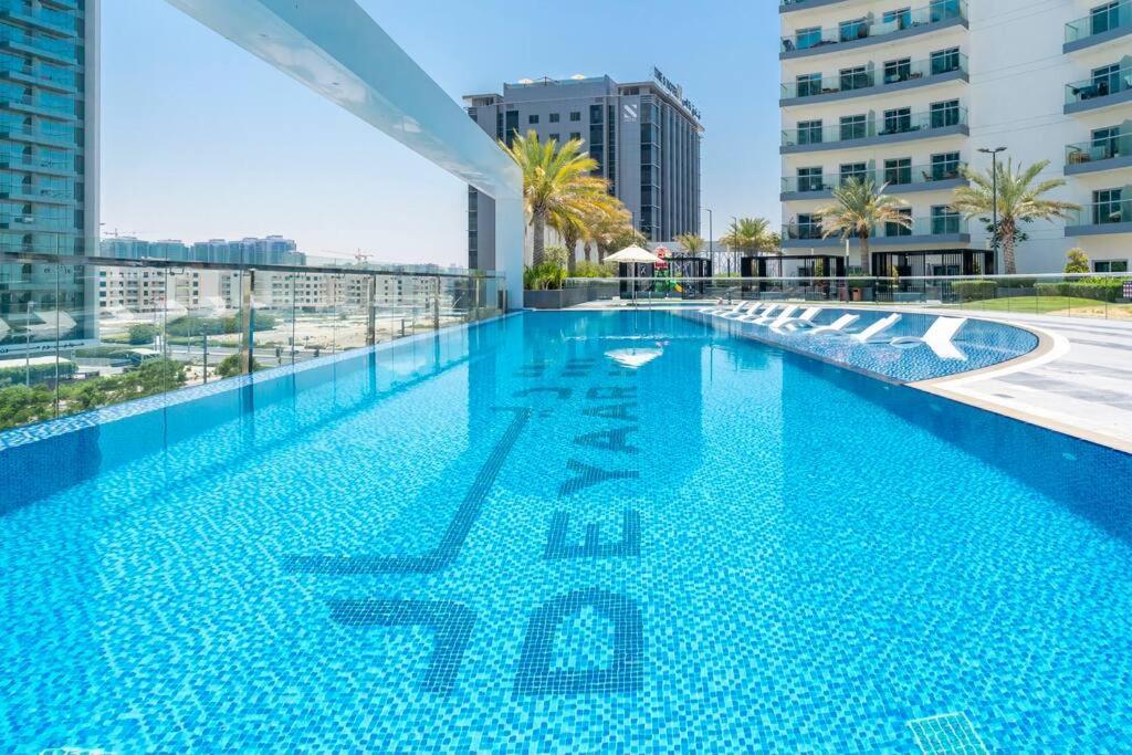 Place 2b * Dubai