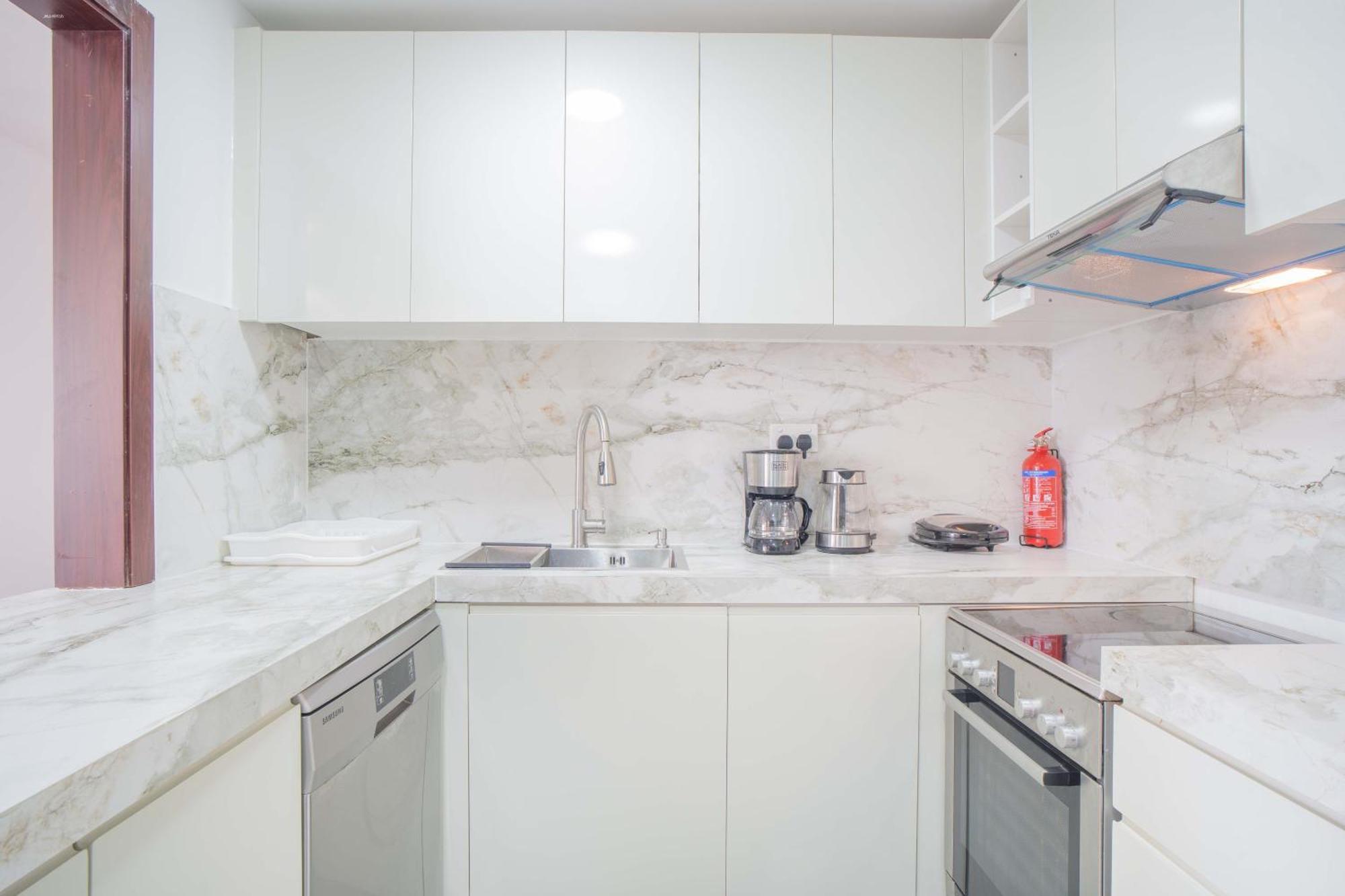 Jbr Amwaj 4 , Upgraded Sea And Ain Views, 2m Walk To By Gardenia Suitse