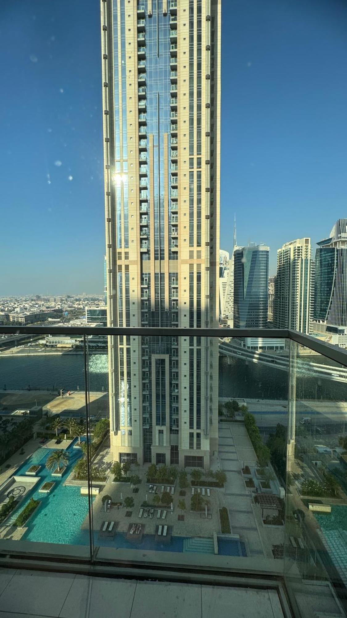 Amazing 1 Bedroom - Downtown Dubai, Canal & Burj Views Apartment *