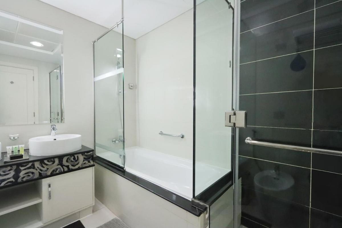 Homely 2br - Downtown Next To Mall Dubai
