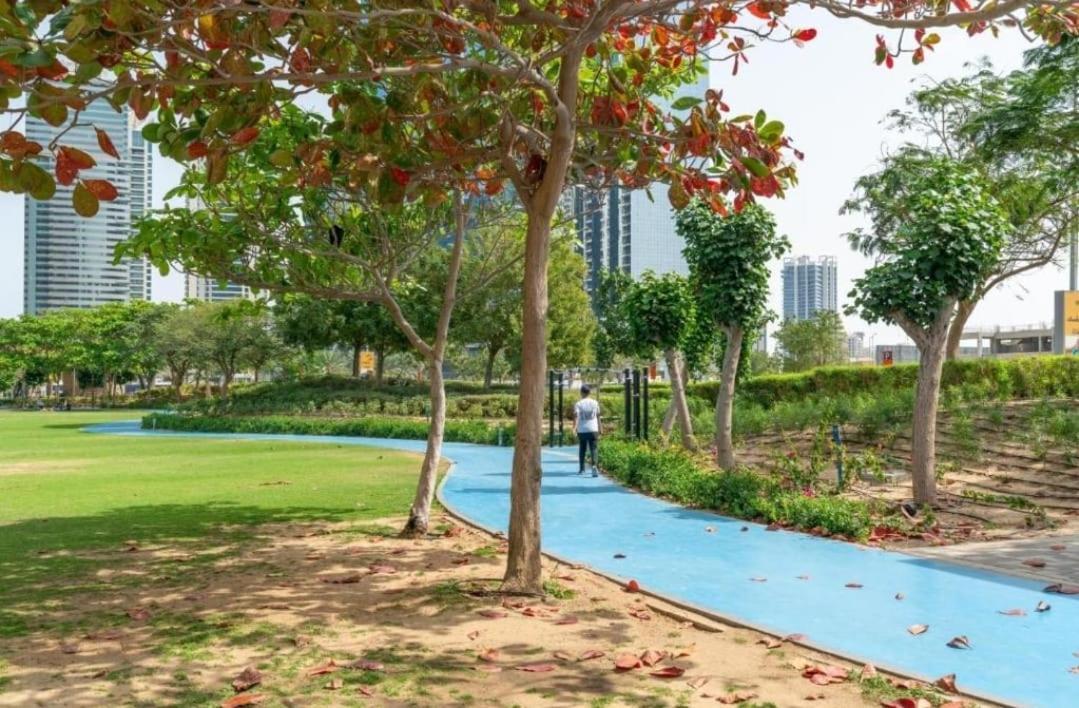 Stunning - High Floor - Canal View - Goldcrest Exectutive Tower Apartment Dubai