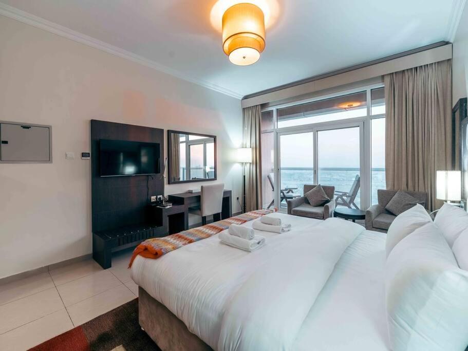 Comfortable Fully Furnished L Ideal Living Space Apartment *