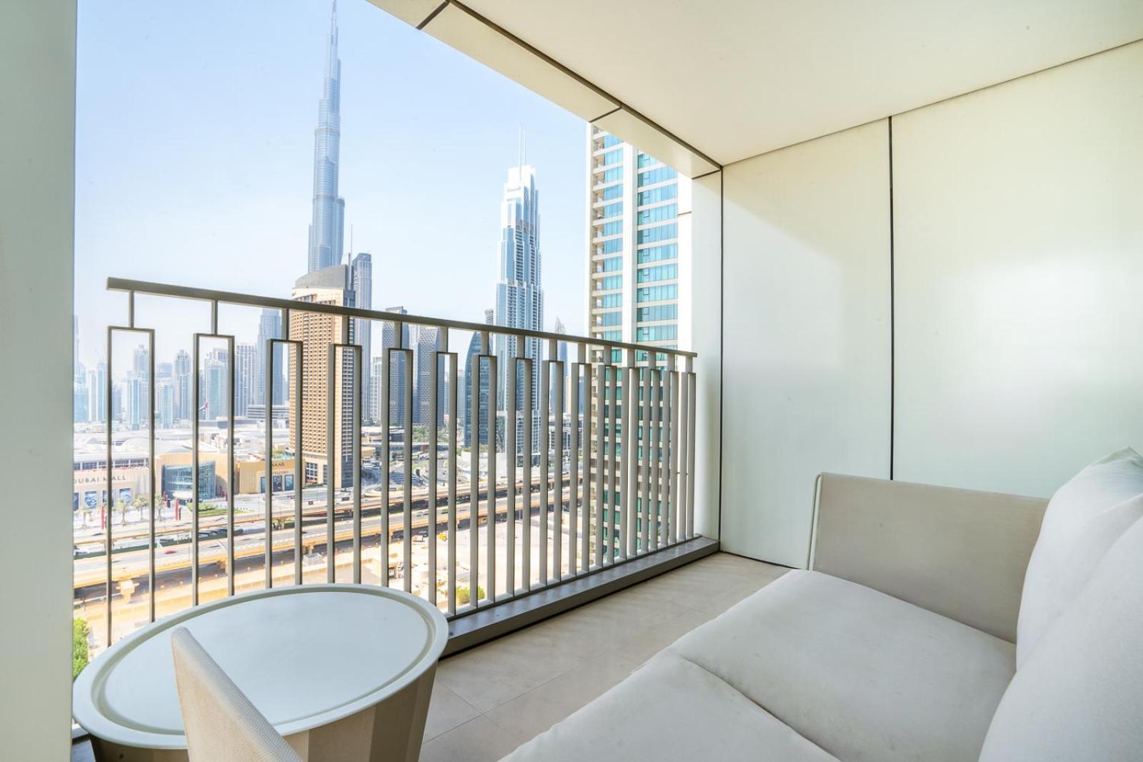 Rh - Burj Khalifa View, 03br With Maid's Room, 7 Mins Walk To Burj Khalifa Apartment Dubai