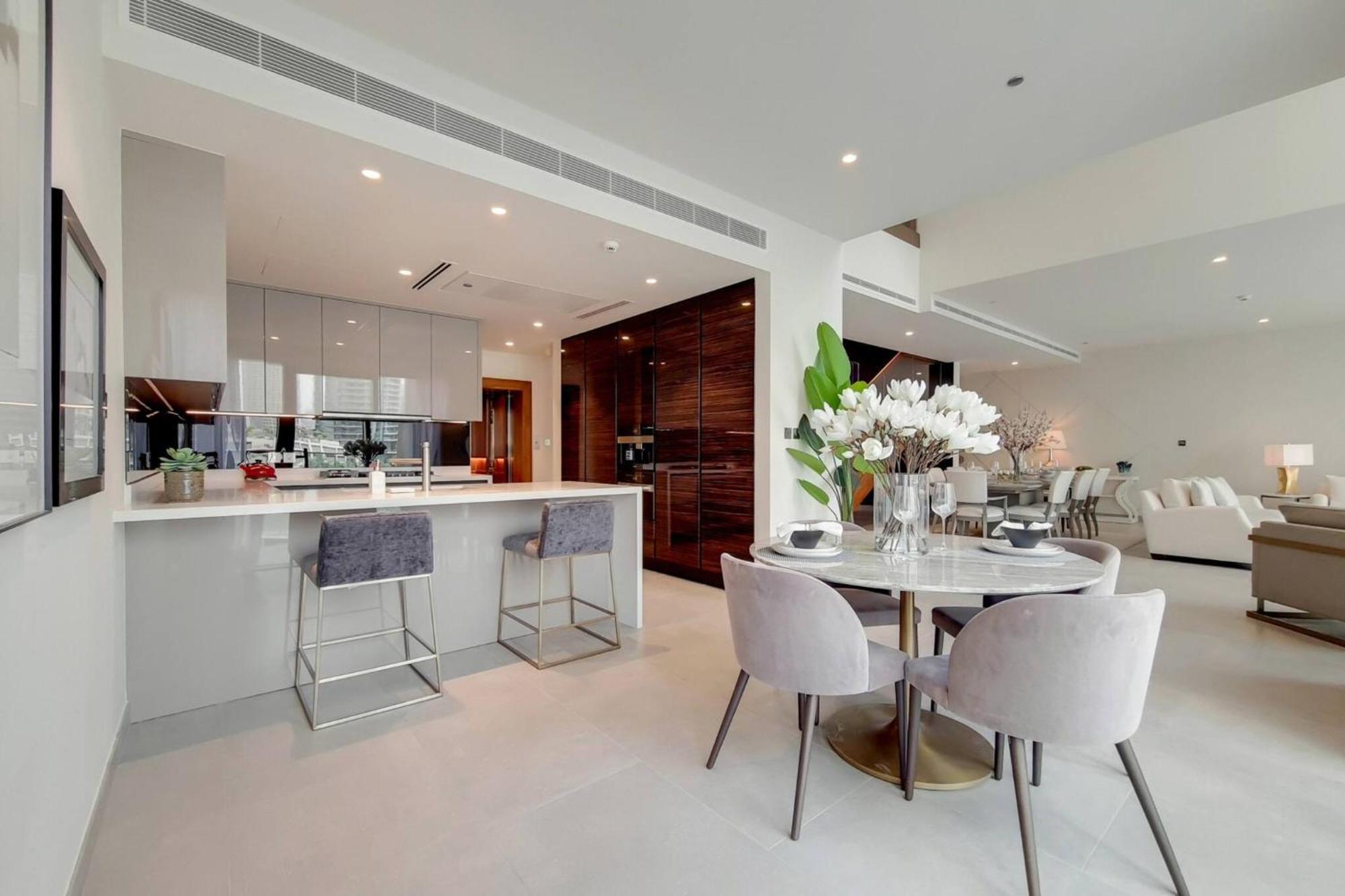 Villa 4 Bed With Marina Views In Jumeirah *