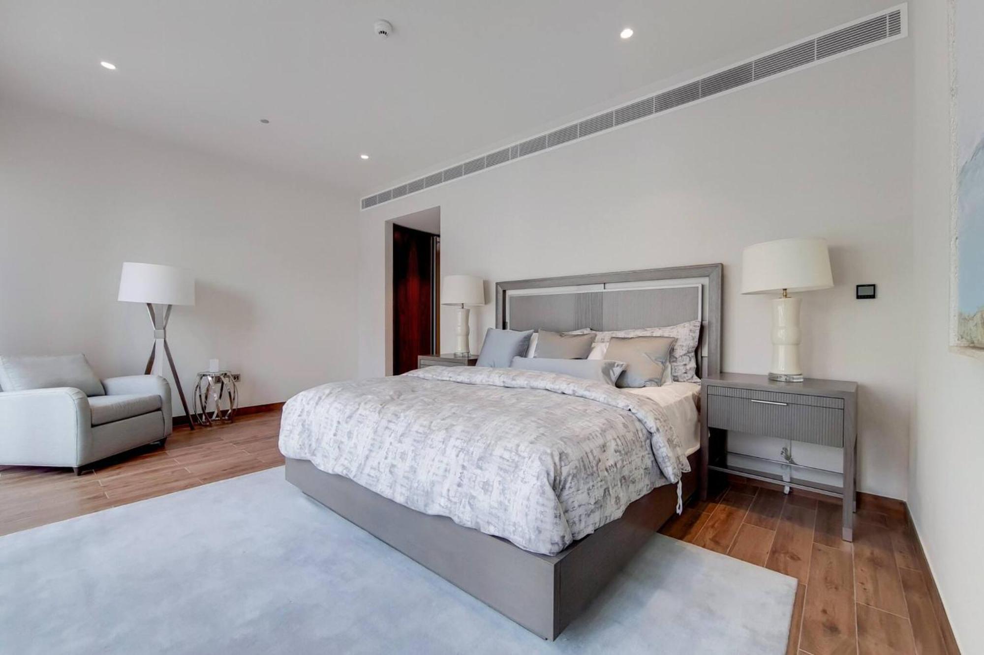 Villa 4 Bed With Marina Views In Jumeirah