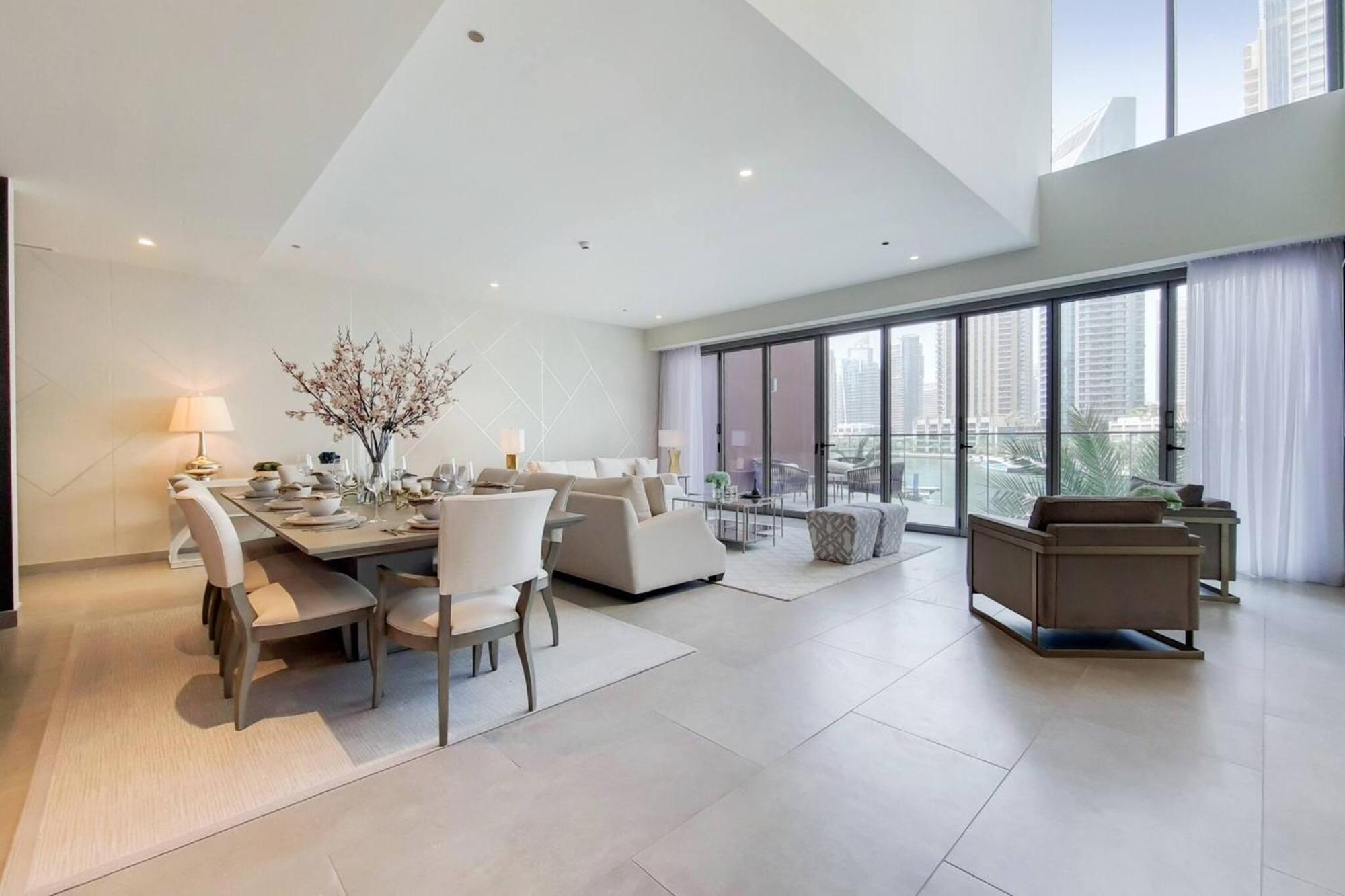 4 Bed With Marina Views In Jumeirah Villa *