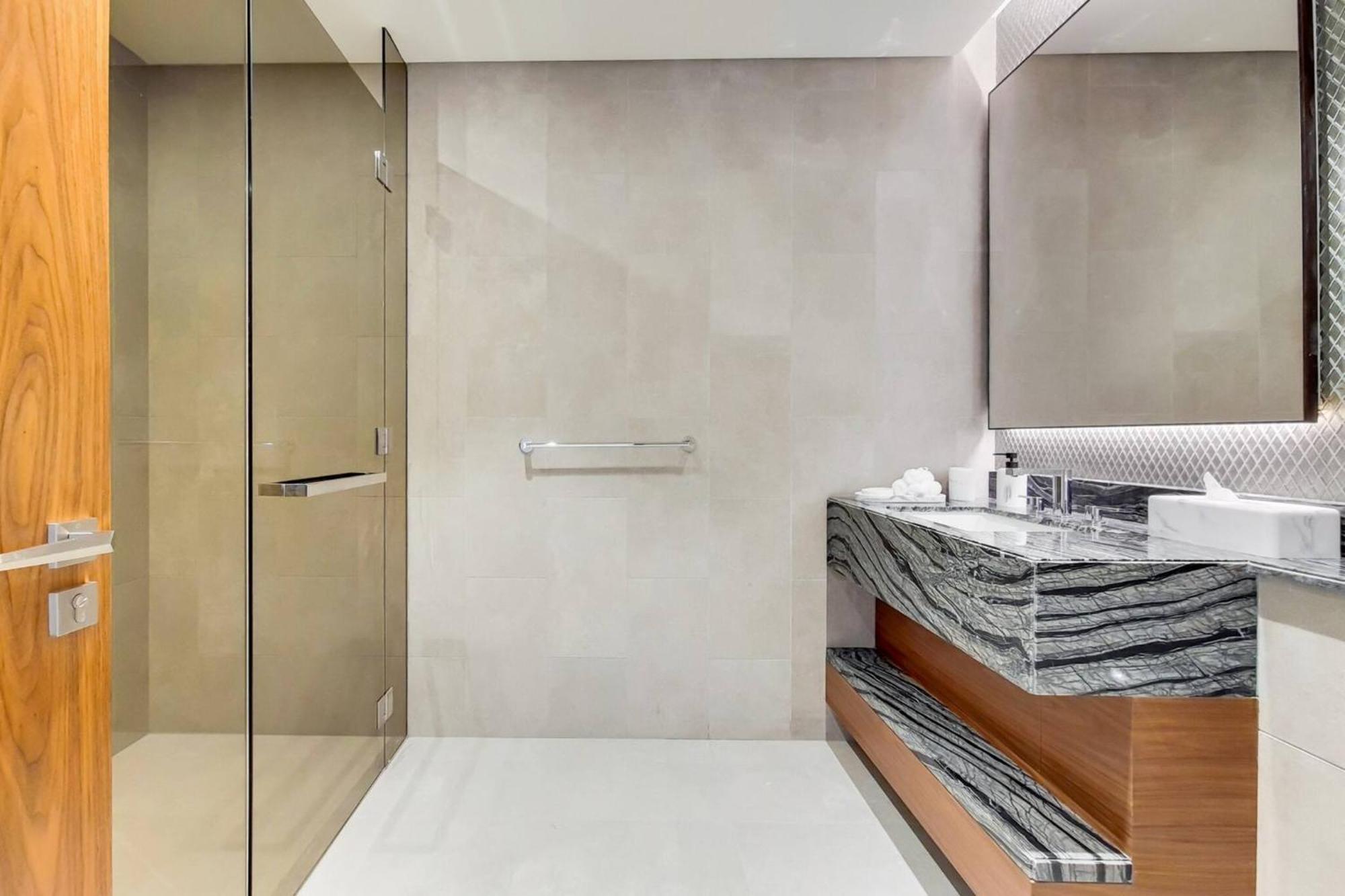 4 Bed With Marina Views In Jumeirah