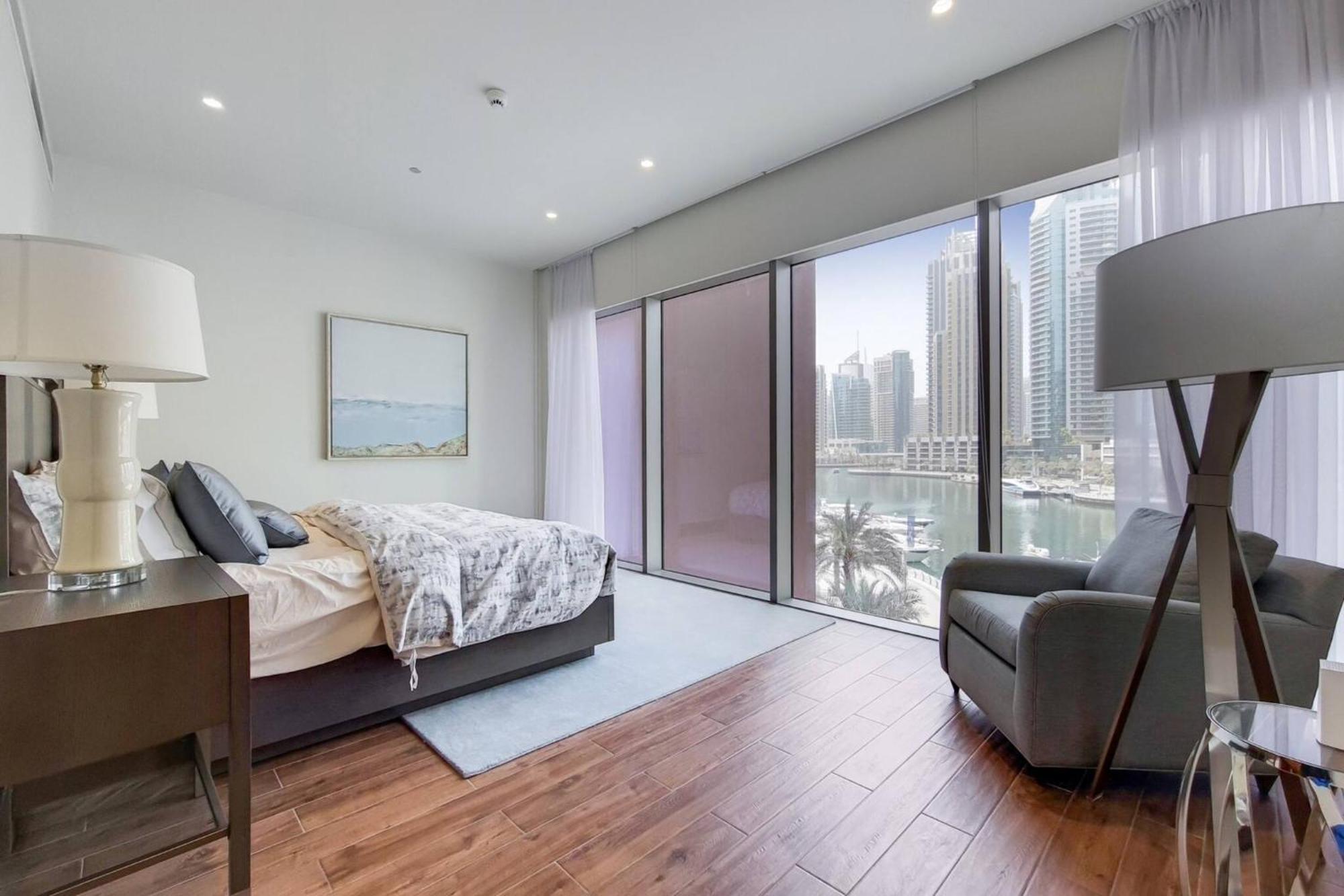 4 Bed With Marina Views In Jumeirah Villa Dubai