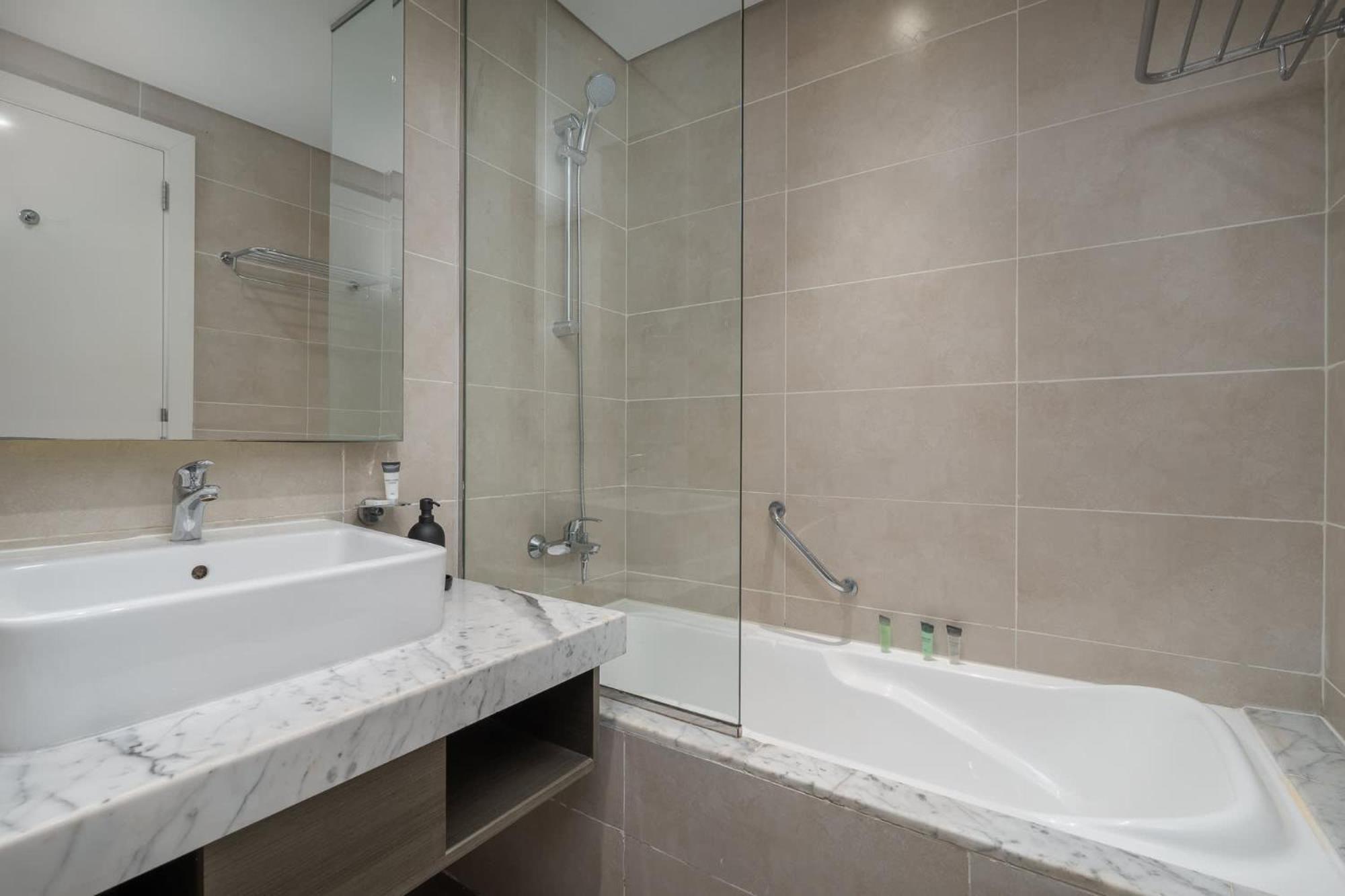 Apartment Cozy Perfect For 4 At Damac Maison Prive