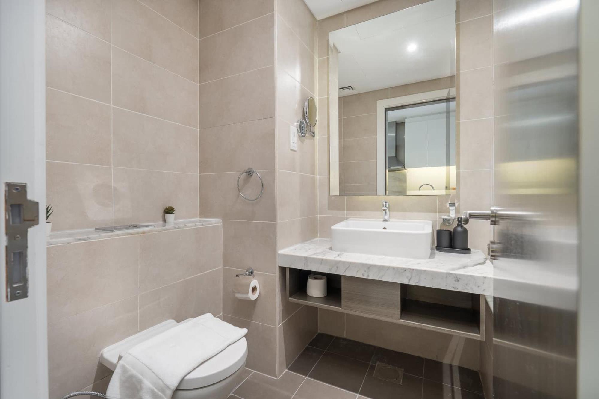 Cozy Perfect For 4 At Damac Maison Prive Dubai