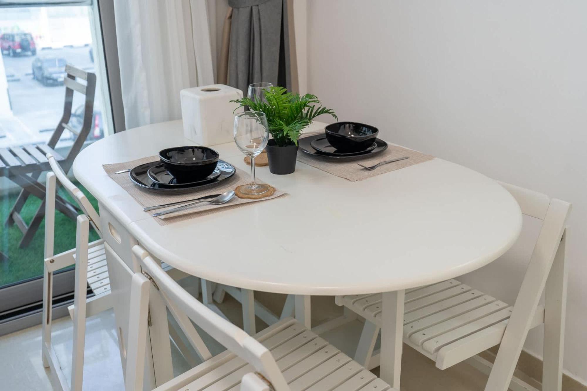 Spectacular In Marina That Sleeps 2 * Dubai