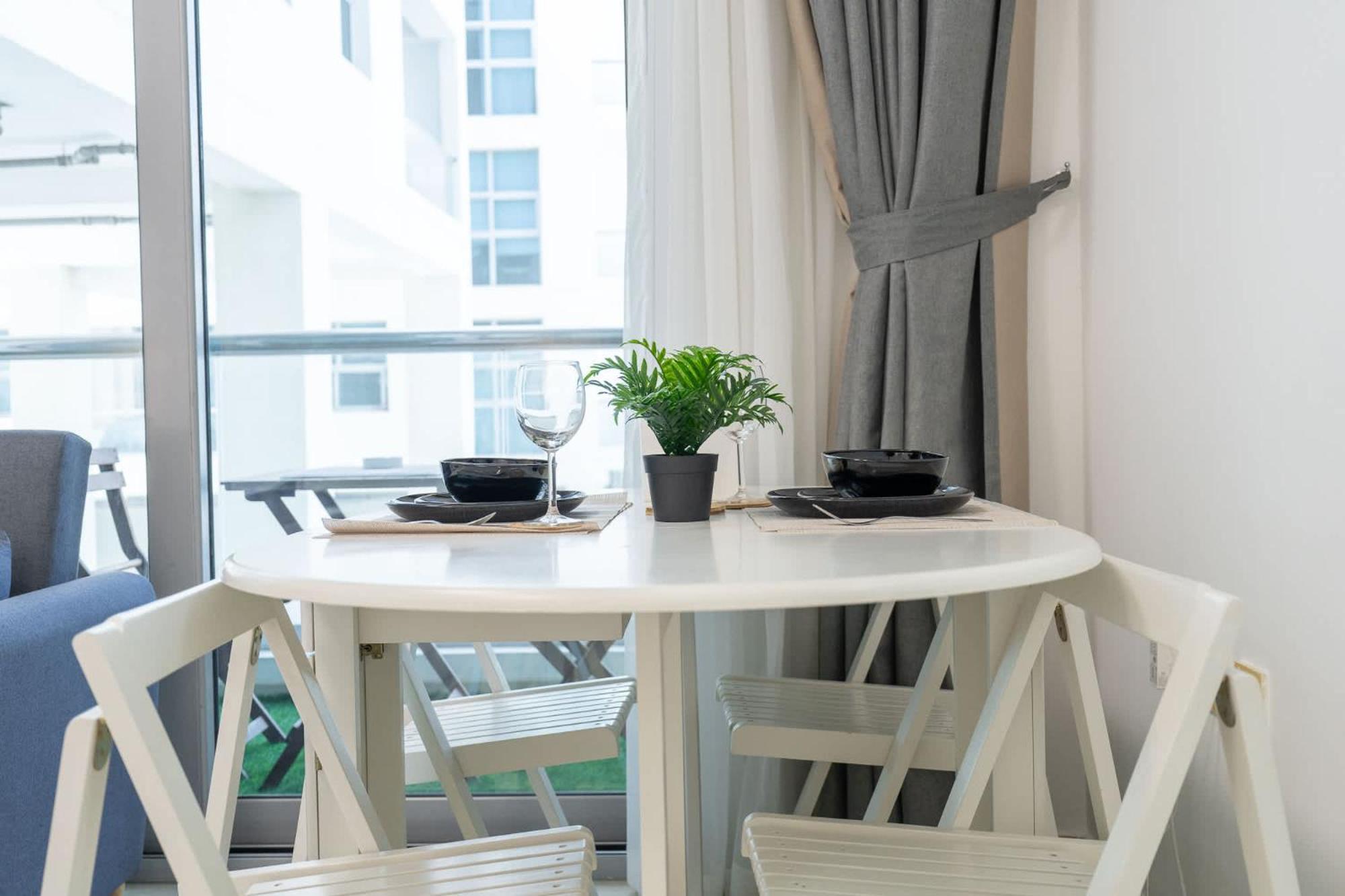 Spectacular In Marina That Sleeps 2 Apartment *