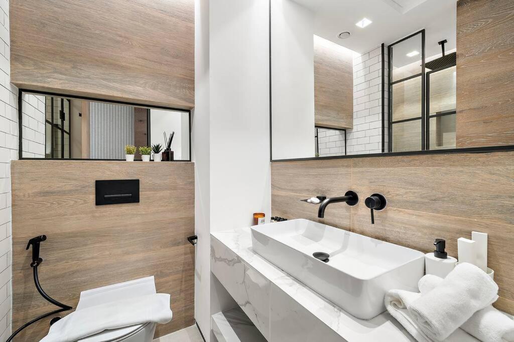 First Class 3br Lively Sanctuary Apartment Dubai