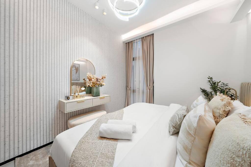 Apartment First Class 3br Lively Sanctuary *