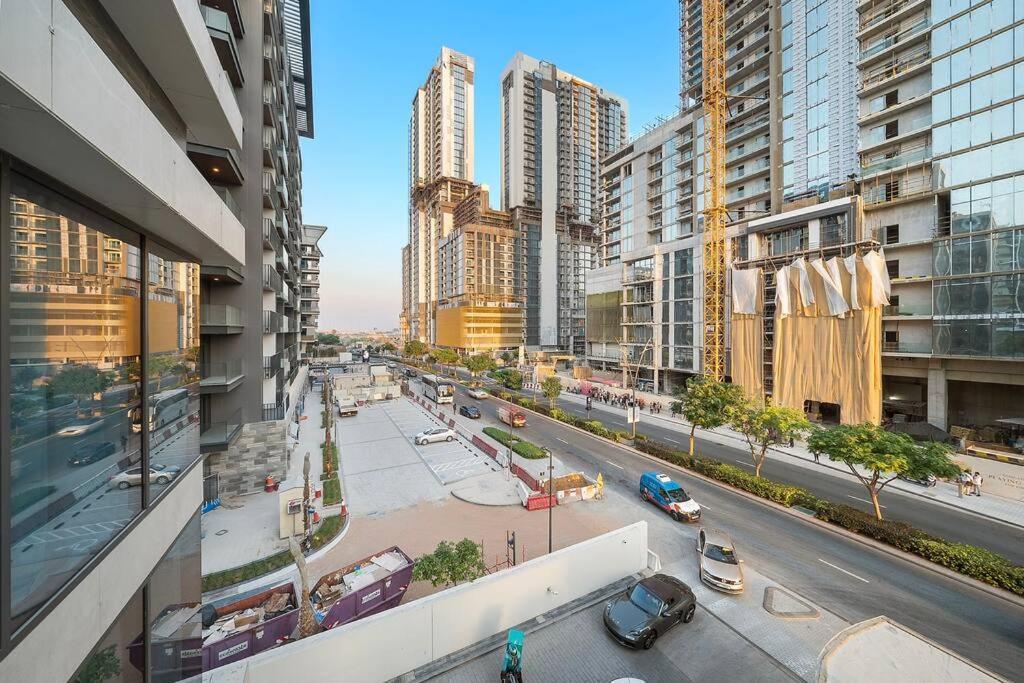 First Class 3br Lively Sanctuary Apartment Dubai
