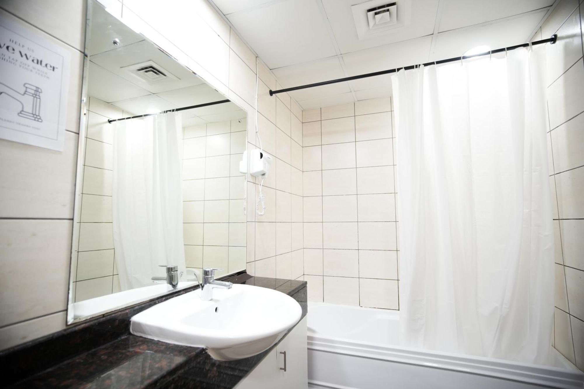Dhostels - Marina Palm View Guest house