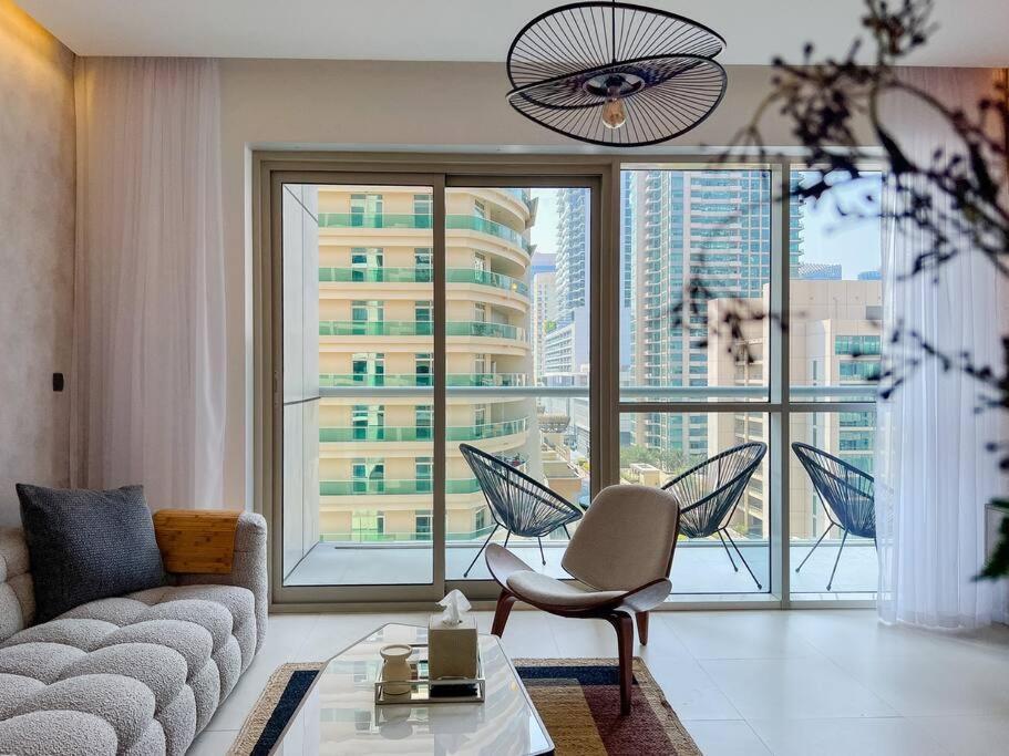 Modern 1br Panoramic View, West Avenue Dubai